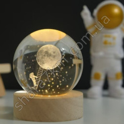 нічник 3D кришталева куля "Космонавт на місяці"